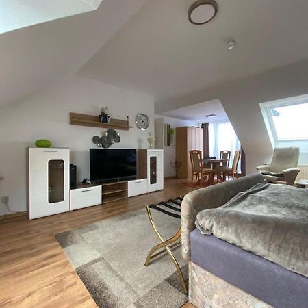 Dachgeschoss Apartment Mit Ausblick Halle  Eksteriør billede