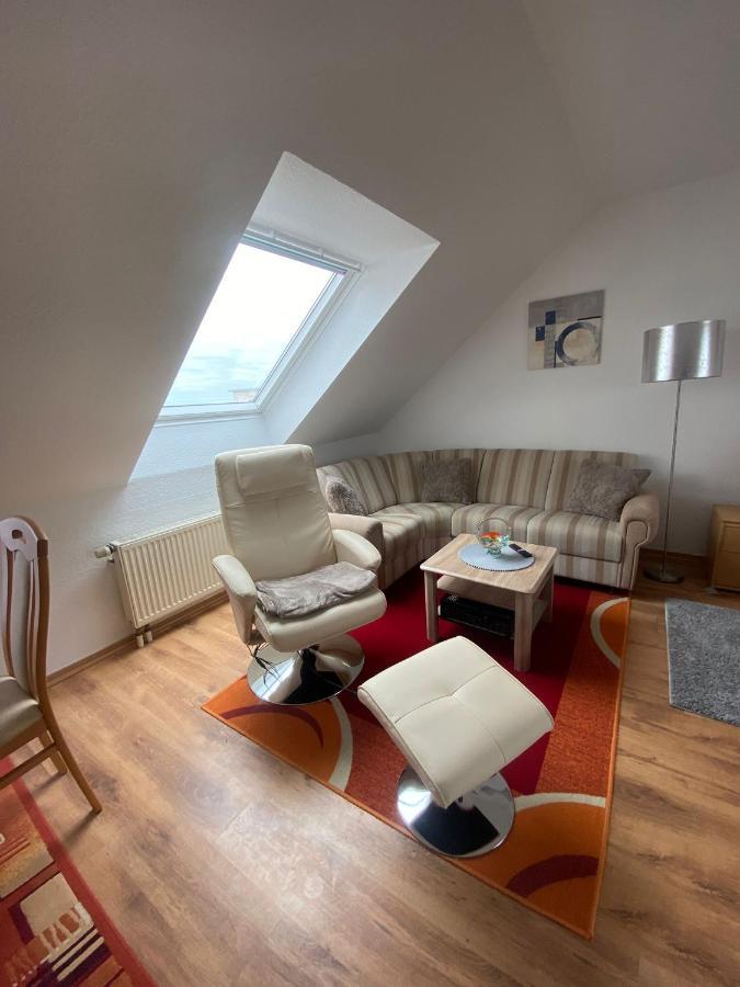 Dachgeschoss Apartment Mit Ausblick Halle  Eksteriør billede