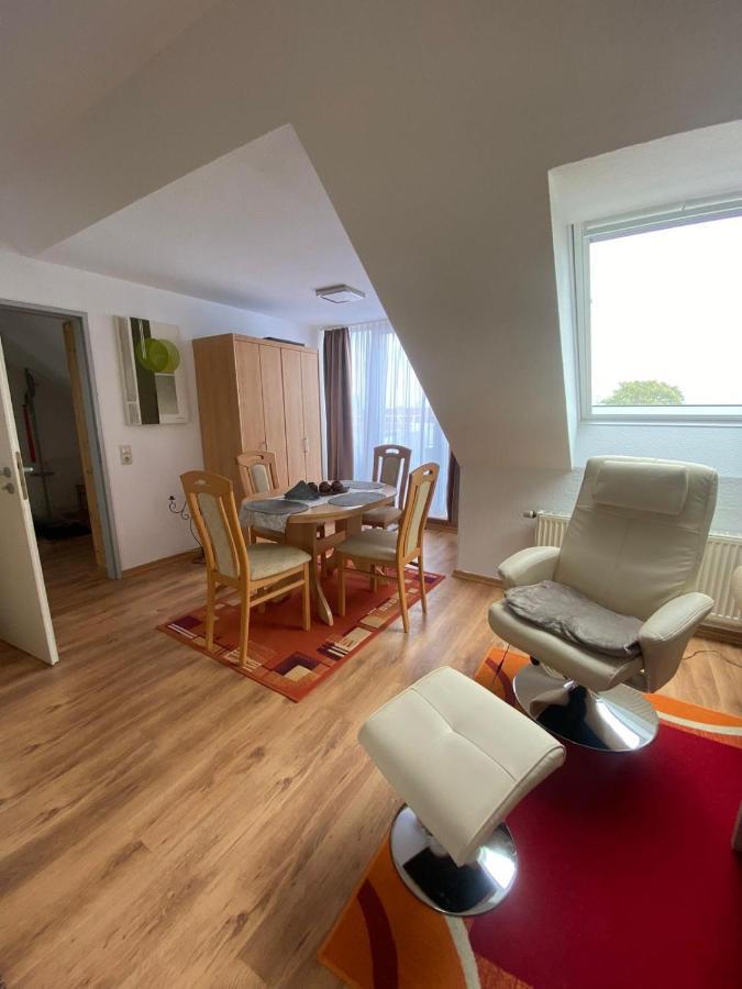 Dachgeschoss Apartment Mit Ausblick Halle  Eksteriør billede